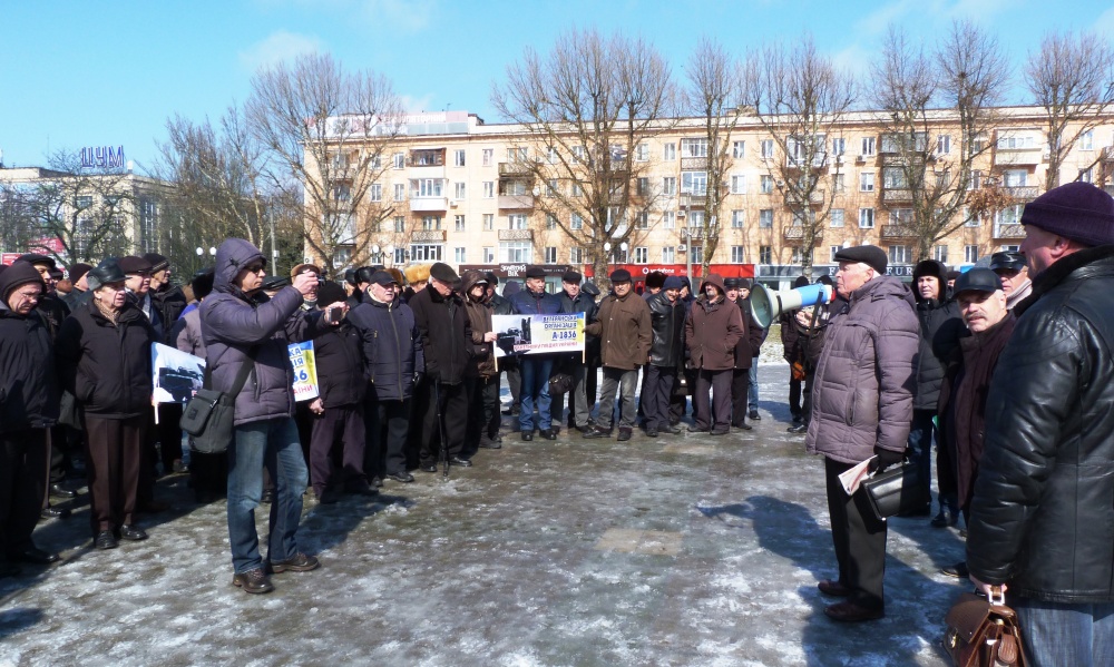 Военные пенсионеры Херсонщины заявили на митинге, что настроены очень решительно (фоторепортаж)
