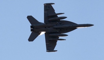 В Калифорнии разбился американский истребитель F-18