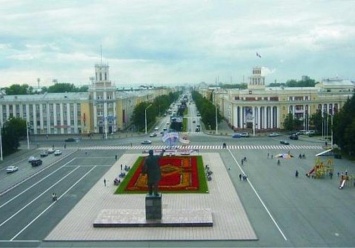 В Кемерово автоледи на площади Советов сбила двух подростков