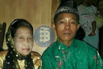 В Индонезии 16-летний подросток женился на 71-летней женщине (видео)
