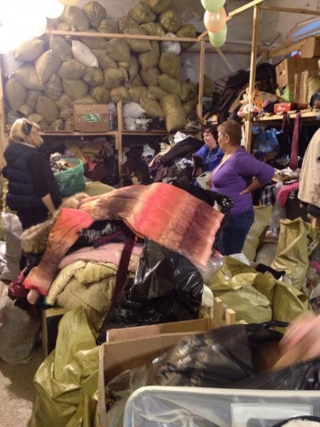 С открытым сердцем: в Киеве незрячая женщина помогает переселенцам из зоны АТО