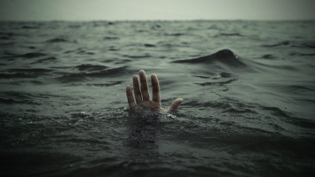 Во Владивостоке пенсионерка едва не утонула в море