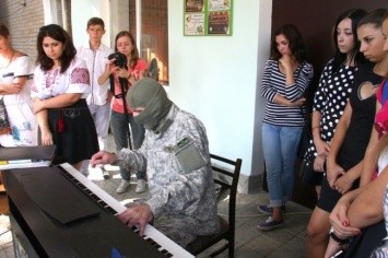В Мелитополь приехал пианист-экстремист