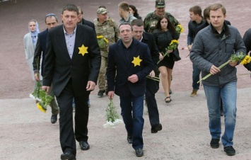 Правоохранители не пропускали делегацию УКРОПа для возложения цветов в Бабьем Яру