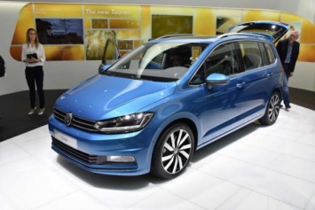 2015 Volkswagen Touran обойдется от 23 350 евро