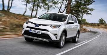 В Европе поступила в продажу гибридная Toyota RAV4