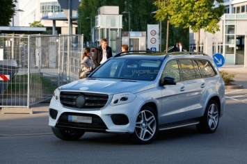 2016 Mercedes-Benz GLS заметили практически без маскировки