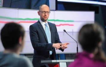 "Укрзализныця" к концу года получит 1 млрд грн на ремонт и приобретение новых дизелей, - Яценюк