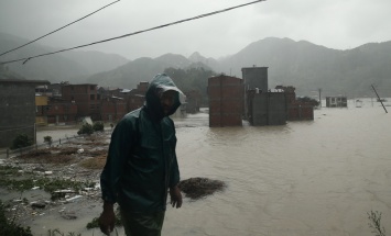 Количество жертв тайфуна "Мучжигэ" в Китае и на Филиппинах достигло девяти
