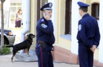 В центре Одессы милиция проверяет подозрительную сумку