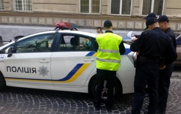 В Ровно открылся пункт приема анкет в новую патрульную полицию