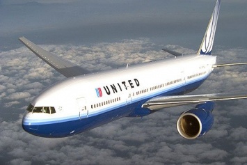Пилот United Airlines потерял сознание во время перелета