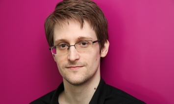 Сноуден хочет сдаться США