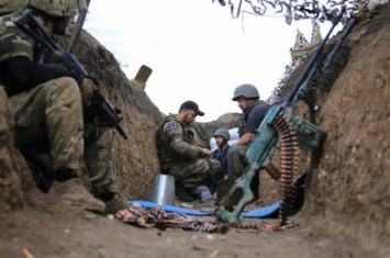 Силы АТО завершили отвод техники в Луганской области (видео)