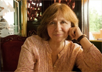 Нобелевскую премию по литературе получила Светлана Алексиевич