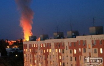 Неуправляемый пожар охватил военный городок (Видео)