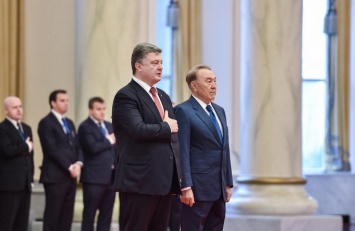 Порошенко предложил казахским инвесторам участвовать в приватизации госпредприятий
