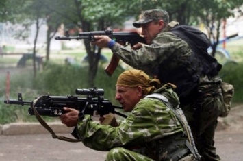 Боевики в Донецке устроили уличный бой