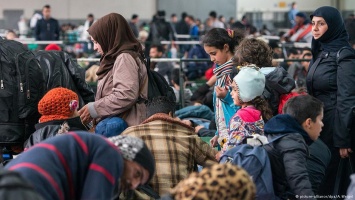 СМИ: Берлин и Брюссель планируют введение налога в пользу беженцев