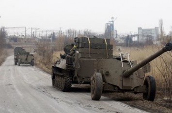 Украина отводит с линии соприкосновения на Донбассе свои пушки