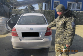 На блокпосту в Сватово задержан угнанный автомобиль (фото)