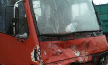 Во Львовской обл. автобус столкнулся с легковушкой: два человека погибли, восемь пострадали