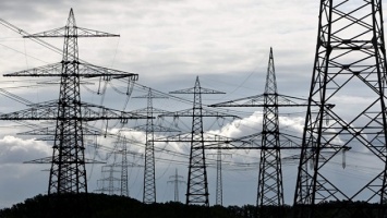 «Укрэнерго» включило поврежденную ЛЭП для поставок электричества в Крым