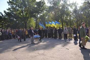 Запорожские налоговики почтили защитников Украины