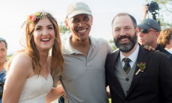 Обама посетил церемонию венчания супружеской пары после игры в гольф