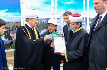 Главный муфтий России пожертвовал 3 млн рублей на строительство Соборной мечети в Симферополе (ФОТО)