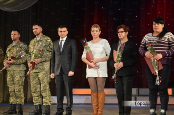 Николаевщина отметила День защитника Украины: военные получили награды, семьи погибших бойцов - квартиры