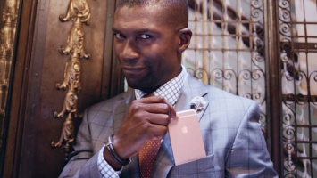 Психолог: iPhone 6s приучит мужчин к розовому цвету