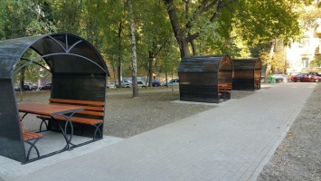 В парке Гончара появились будки для настольных игр