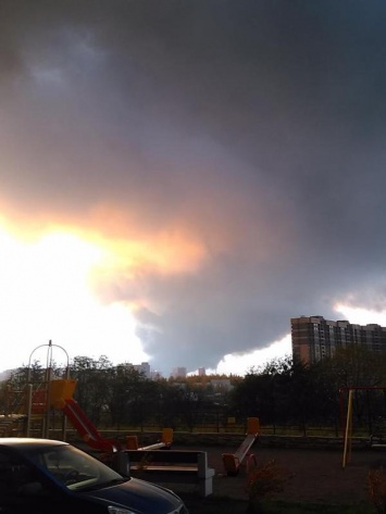 В сети появились фото и видео пожара в Санкт-Петербурге