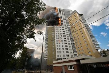 В Днепропетровской области горящая свеча спровоцировала пожар в многоэтажке