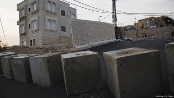 Нетаньяху заморозил строительство новой стены в Иерусалиме