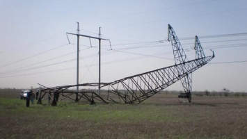 Близ Чонгара взорваны две подающие в Крым электроэнергию опоры