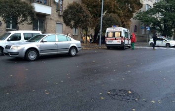 На Ленина "Skoda" переломала студентке ноги (Фото)