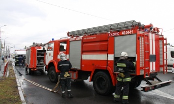 В Виннице спасатели ликвидировали возгорание автомобиля со свежим хлебом, - ГосЧС