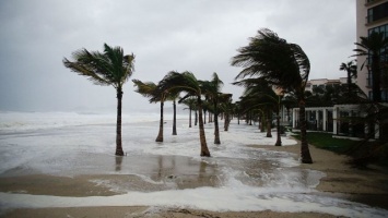 В Мексике из-за урагана «Патрисия» эвакуируют с побережья 50 000 человек