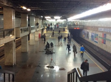 На станции метро "Позняки" потолок будет протекать еще три месяца