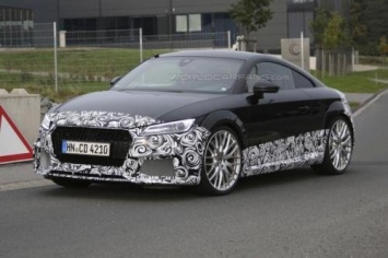 "Заряженная" версия Audi TT RS была замечена фотошпионами во время тестов