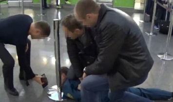 СБУ задержала на взятке главного инспектора таможенного поста аэропорта "Борисполь"