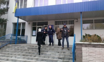 За сутки в Донецкой обл. зарегистрировано 34 сообщения о нарушениях избирательного процесса