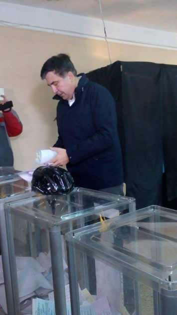 Саакашвили сравнил выборы в Одессе и Мариуполе: Это небо и земля