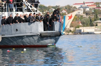 В Севастополе почтили память шести сотен погибших моряков линкора «Новороссийск» (ФОТО)