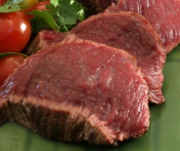 ВОЗ назвала переработанное мясо причиной возникновения рака