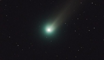 Астрономы обнаружили в хвосте кометы алкоголь