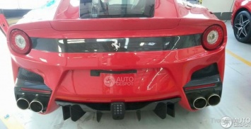 В сети опубликованы первые «живые» фото суперкара Ferrari F12tdf