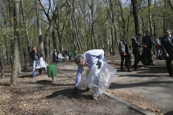 Порошенко поддержал петицию об увеличении штрафов за выброс мусора в неположенном месте